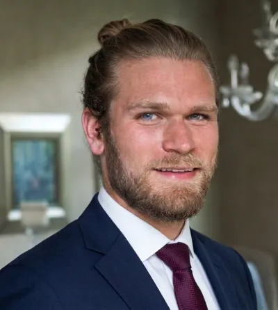 Dr. Sebastian Oliver
